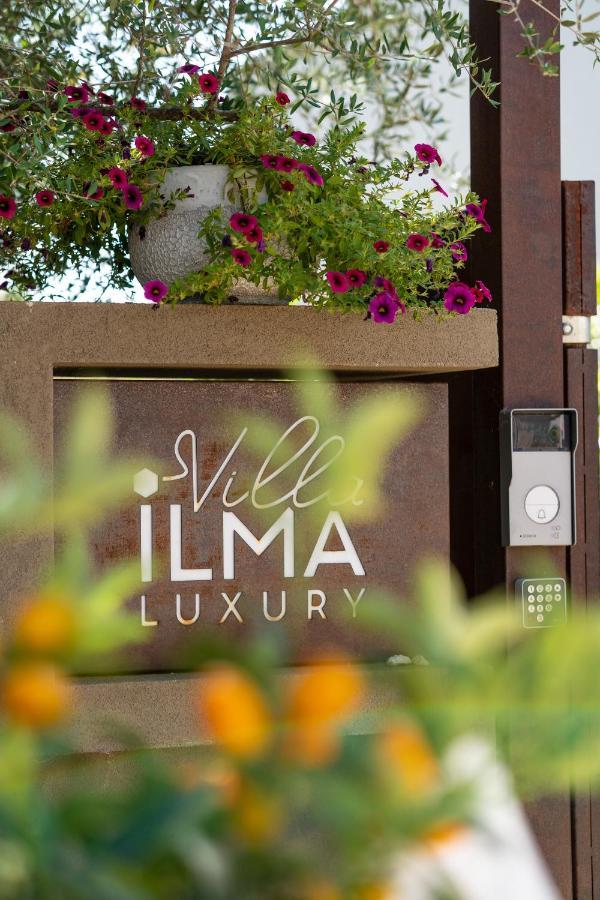 Villa Ilma Luxury Rooms อาร์ซาเคนา ภายนอก รูปภาพ