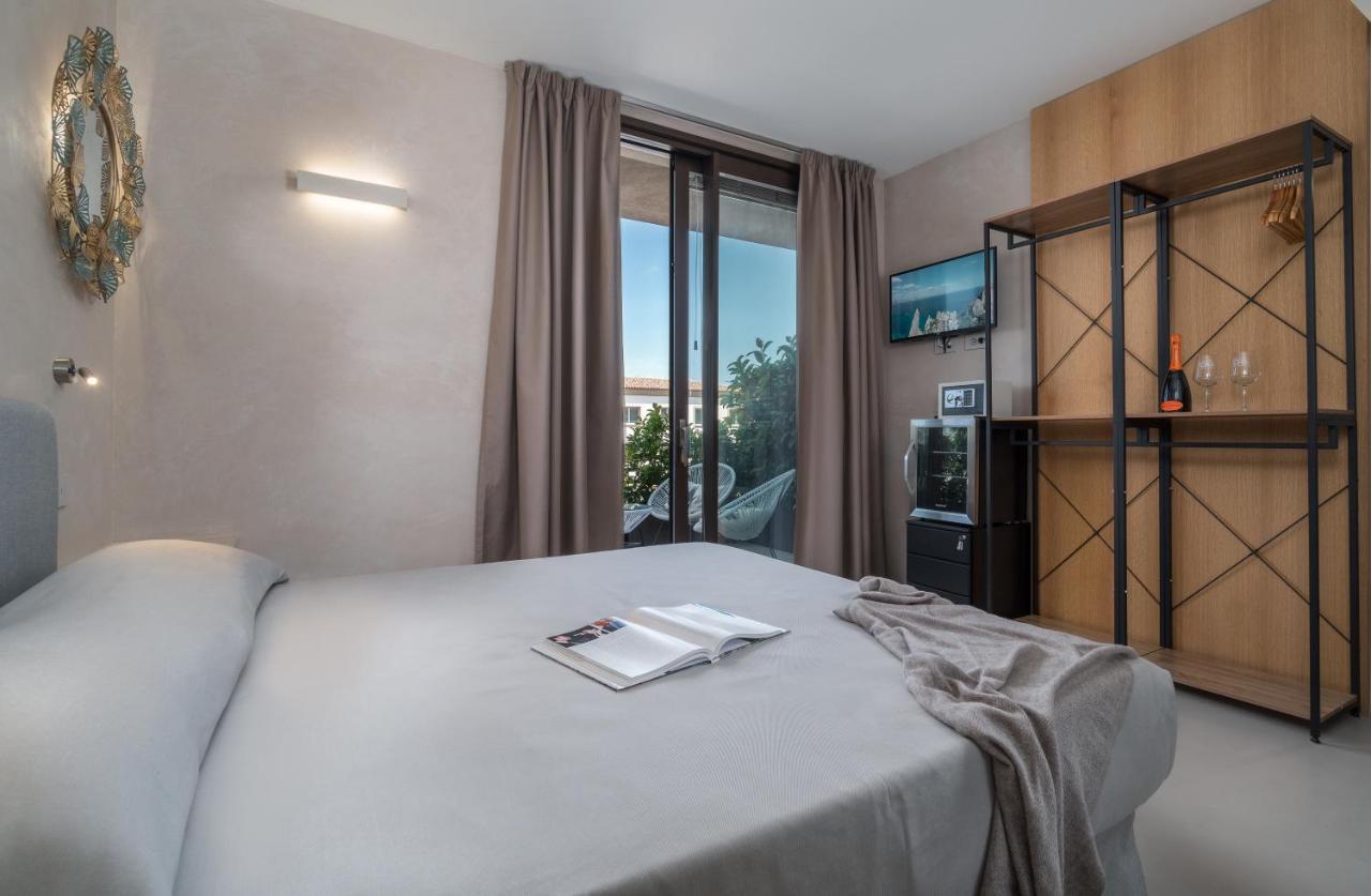 Villa Ilma Luxury Rooms อาร์ซาเคนา ภายนอก รูปภาพ