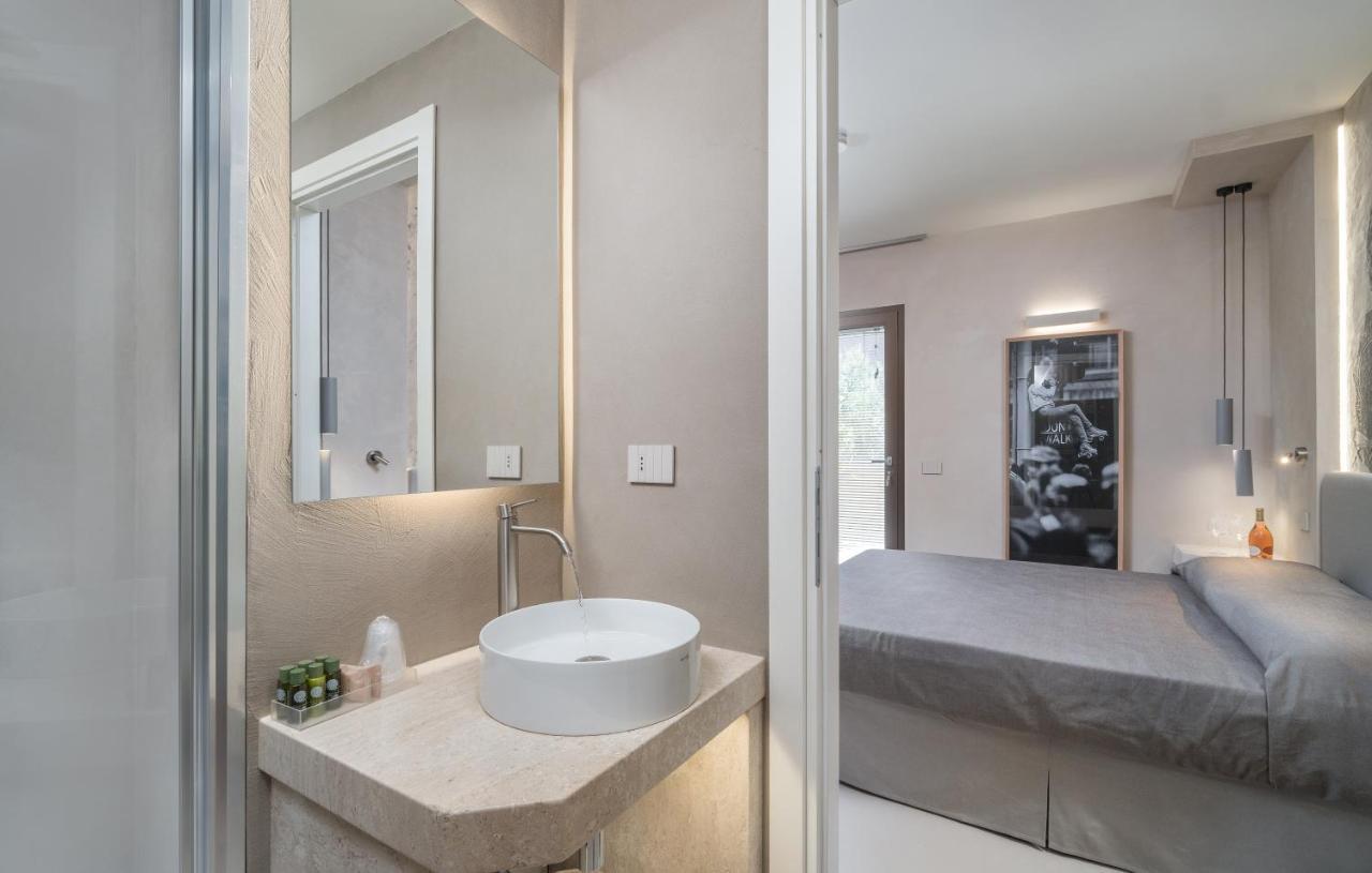 Villa Ilma Luxury Rooms อาร์ซาเคนา ภายนอก รูปภาพ